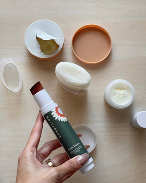 
                  
                    FOAMING PAW CLEANSER
                  
                