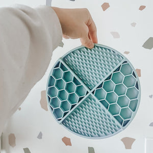 
                  
                    LICK MAT | with double texture &amp; suction cup
                  
                